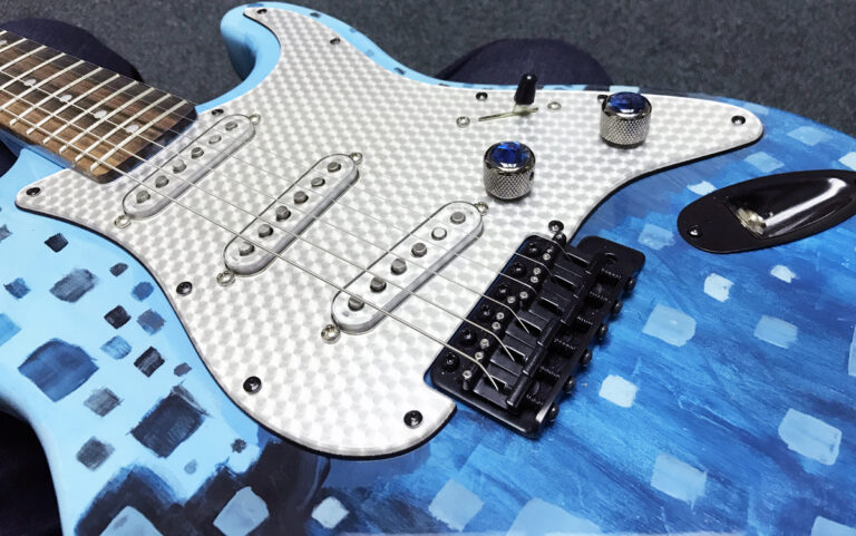 Here’s a kit guitar – I dub thee “Buberry”